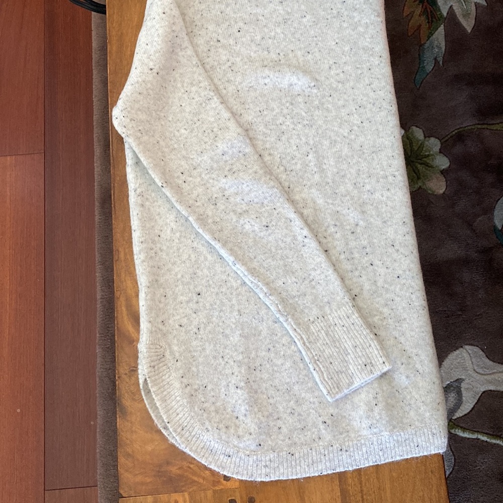 Loft sweater - Picture 3 of 3